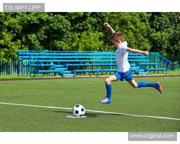 精选男款足球明星背心推荐让你在球场上尽显风采与魅力